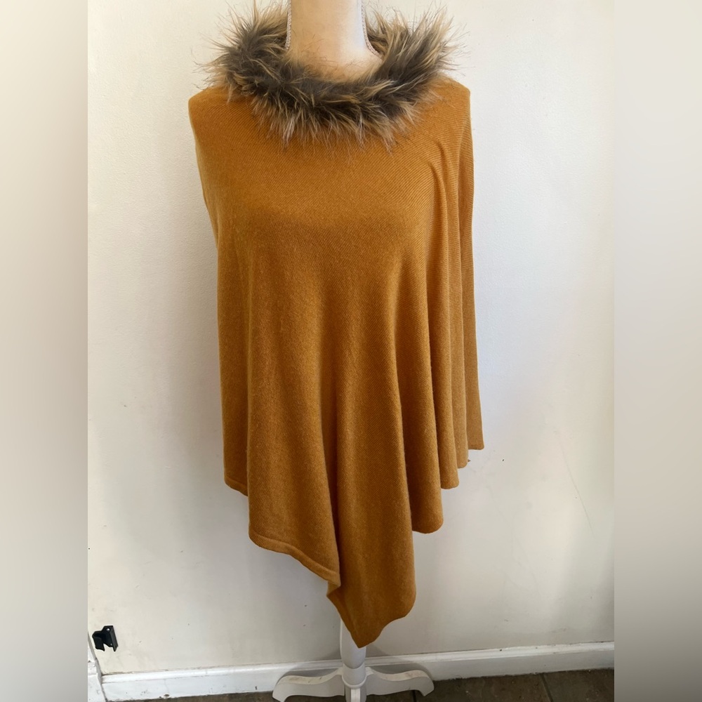 La Marey 100% Cashmere Poncho Mustard Yellow Faux‎ Fur Trim One Size Wrap